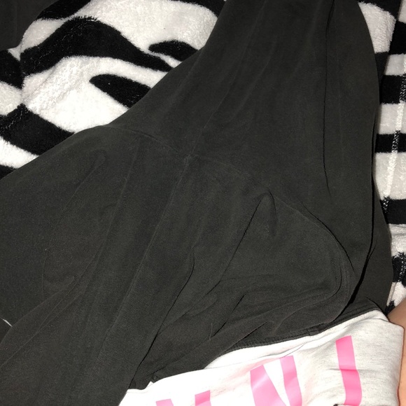 Yoga pants. Flare fit. - Picture 3 of 3